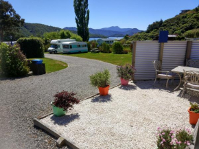  Picton's Waikawa Bay Holiday Park  Пиктон